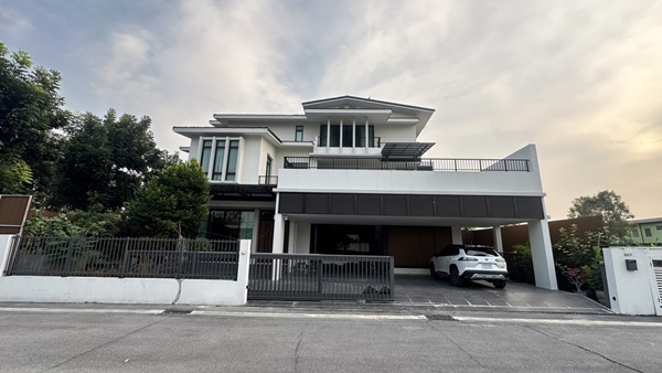 ขายบ้าน 3 ชั้น หมู่บ้าน รายา เรสซิเดนซ์ แบงค็อก รามคำแหง 118 แยก 33 พื้นที่ 124.6 ตร.ว. โทร 098-2459954